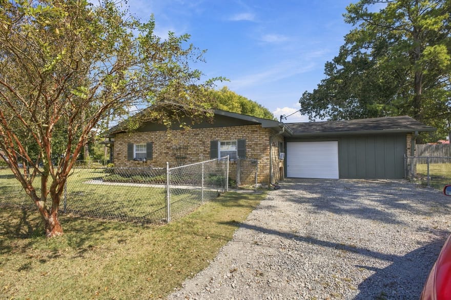 19 Watts Way SW, Rome, Georgia