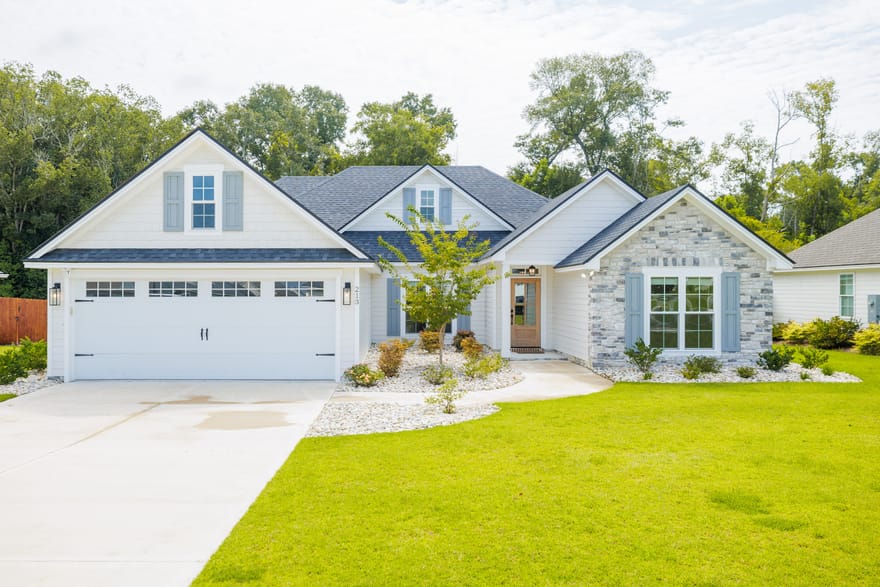 213 Orvis Lane, Hahira, Georgia