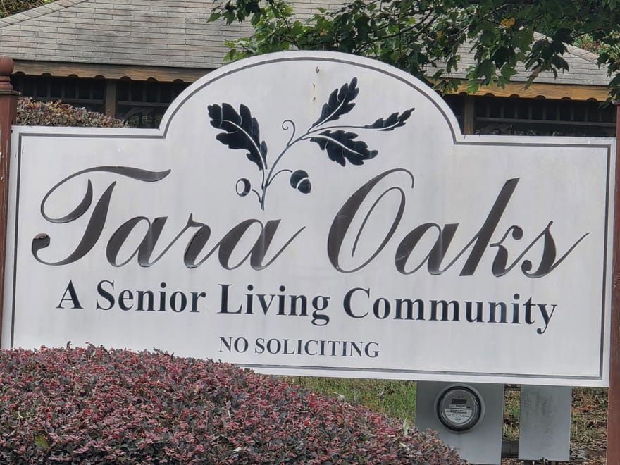 6880 Tara Oaks Drive, Riverdale, Georgia