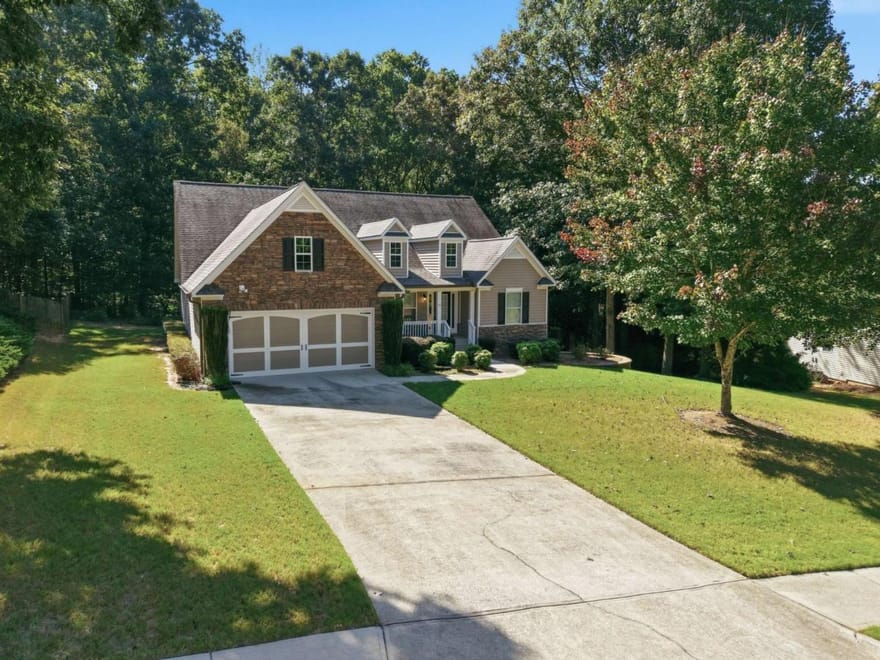 2516 Deep Wood Court, Loganville, Georgia