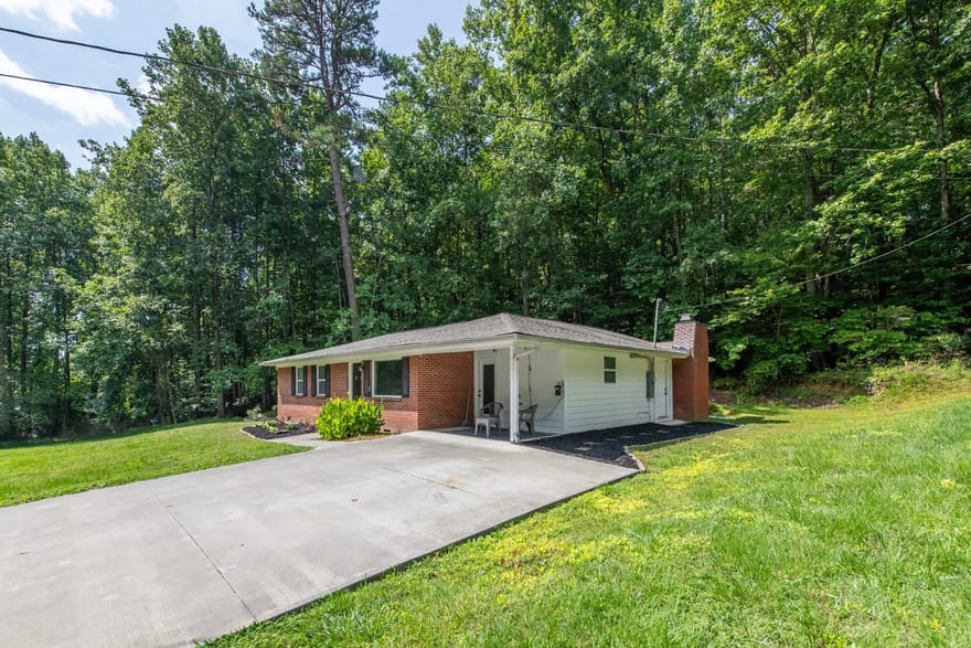 42 Carpenter Lane, Dahlonega, Georgia