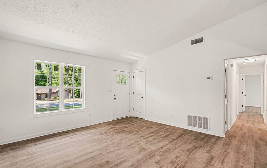 8984 Bentwood Lane, Riverdale, Georgia