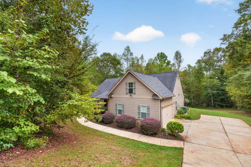 717 Oconee Lane, Commerce, Georgia