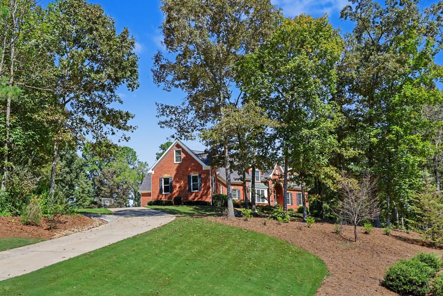 8415 Glen Lake Drive, Cumming, Georgia