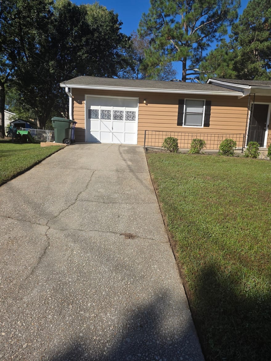 1736 Almand Creek Drive SW, Conyers, Georgia