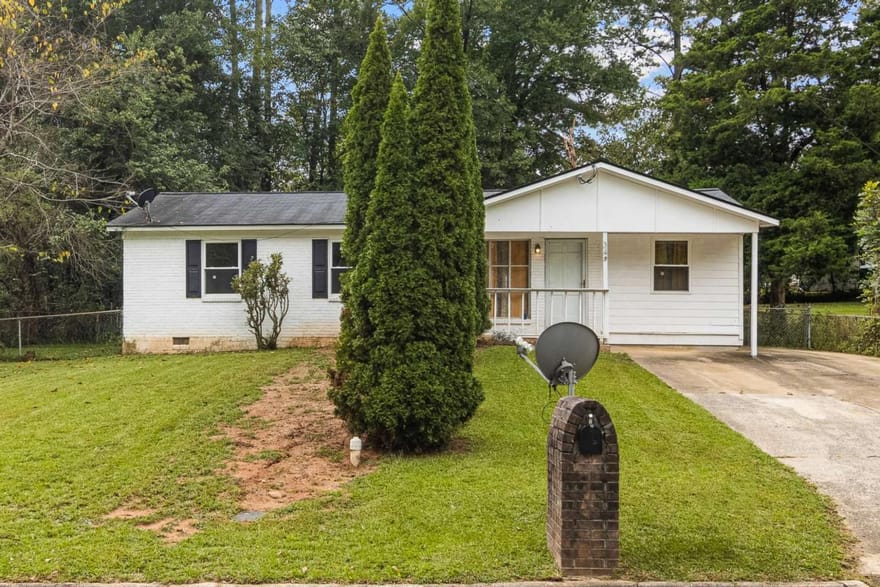 349 Roxbury Drive, Riverdale, Georgia