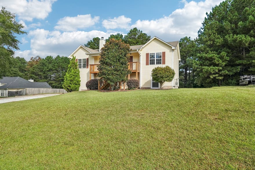 202 White Pine Lane, Temple, Georgia