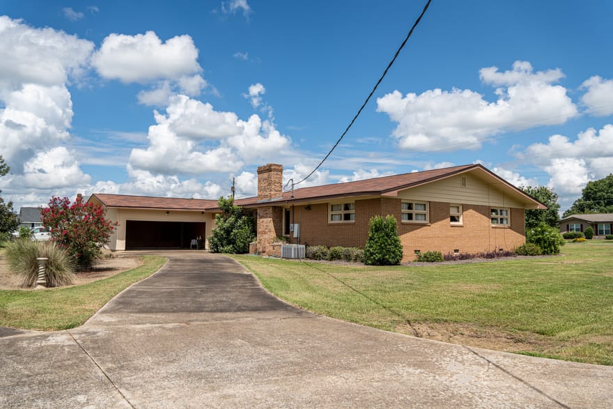 410 S Newcombe Avenue, Donalsonville, Georgia