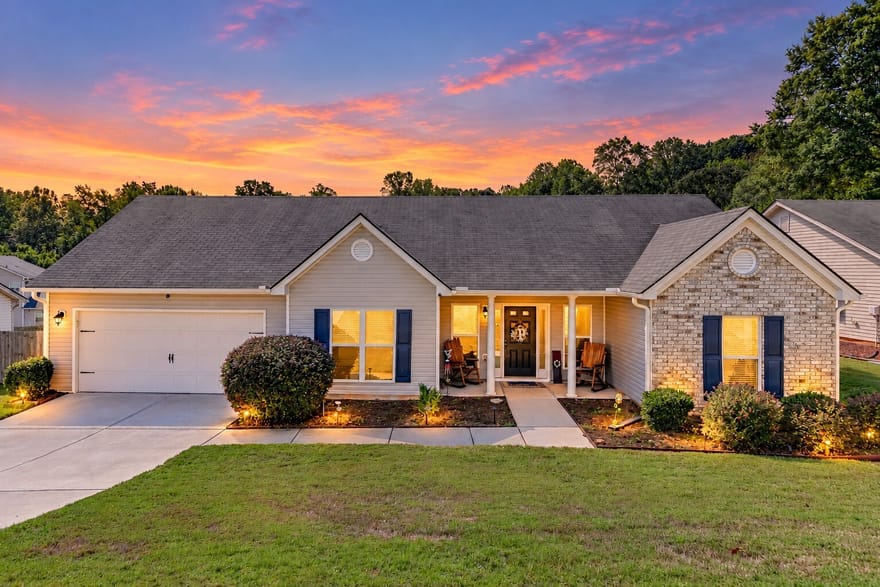 128 Waterford Glen Drive, Lula, Georgia