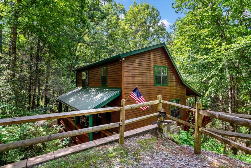 453 Flat Creek Crossing, Blue Ridge, Georgia