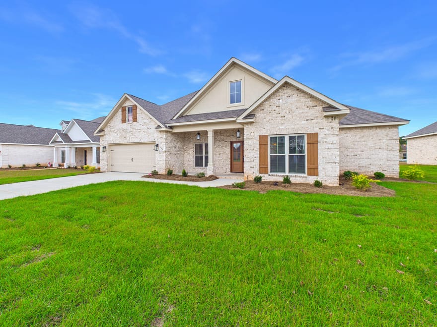 144 Woodwinds Court, Kathleen, Georgia