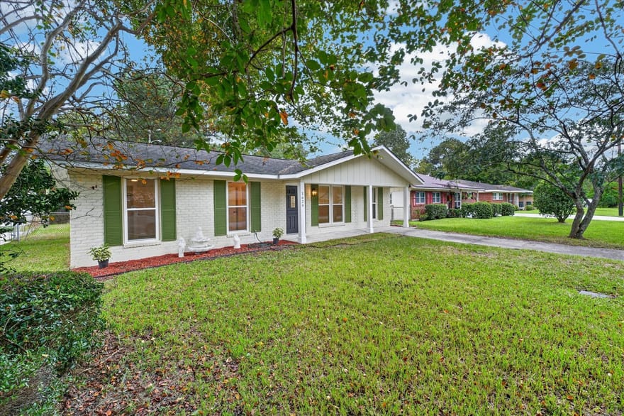1629 Glen Ridge Drive, Savannah, Georgia