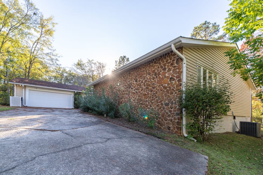 340 River North Boulevard, Macon, Georgia