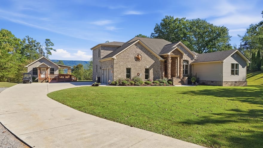 201 Lake Hills Place, Trenton, Georgia