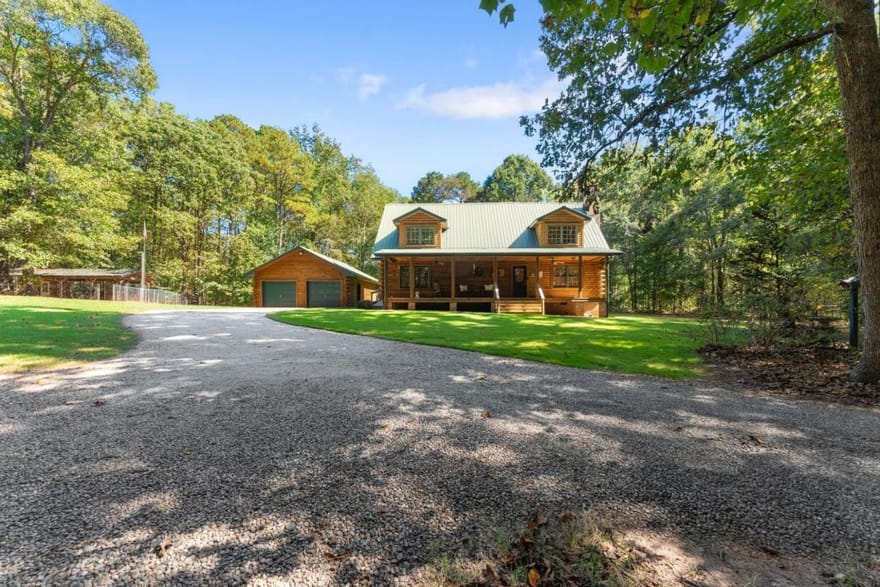 1120 Ridgewood Drive, Pendergrass, Georgia