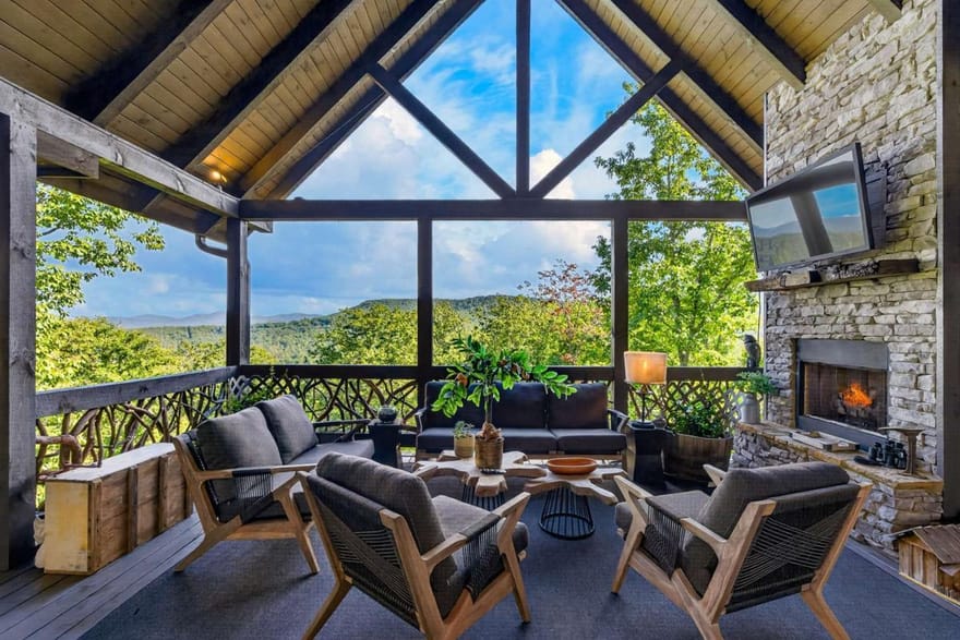 559 Overlook Trail, Blue Ridge, Georgia