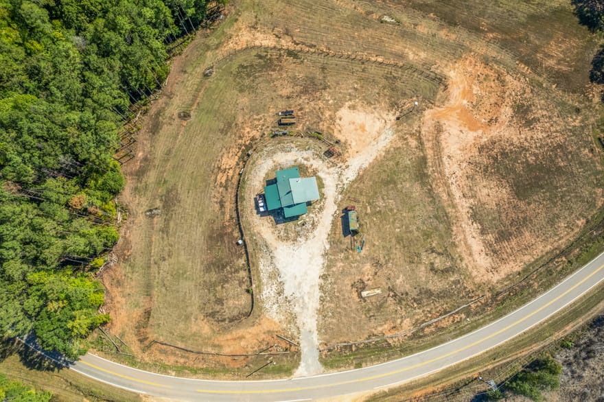 2743 Lake Sinclair Drive, Sparta, Georgia