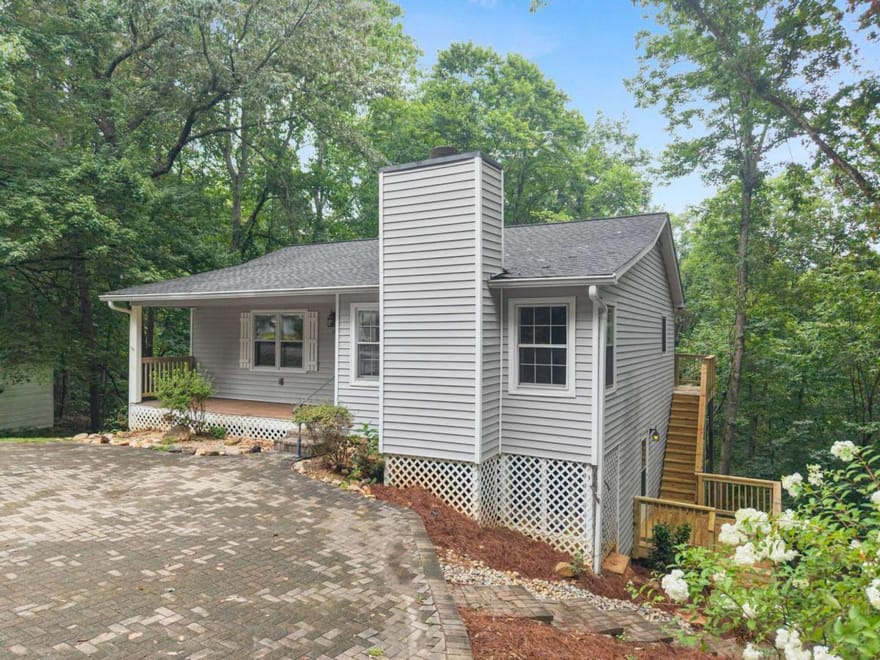 195 Golden Avenue, Dahlonega, Georgia