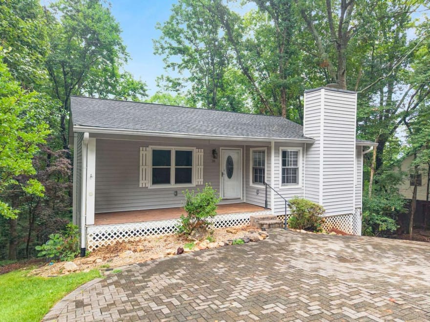 195 Golden Avenue, Dahlonega, Georgia