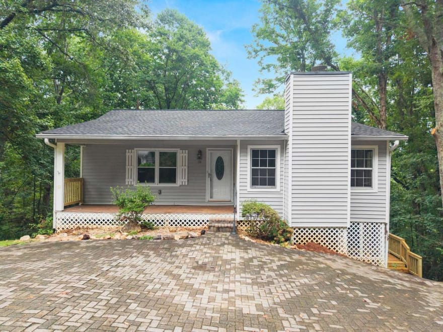 195 Golden Avenue, Dahlonega, Georgia