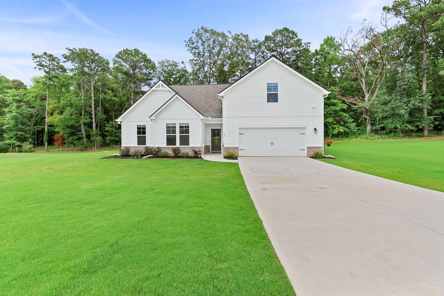 96 Whites Pond Road, Moreland, Georgia