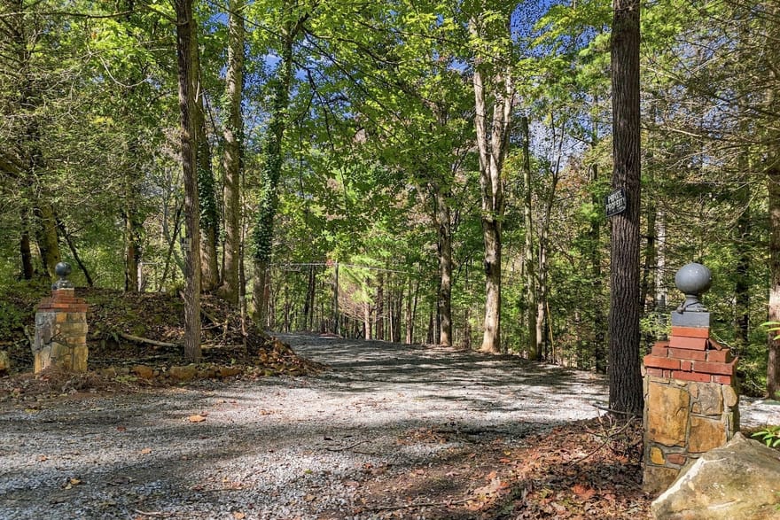10042 Doublehead Gap Road, Blue Ridge, Georgia