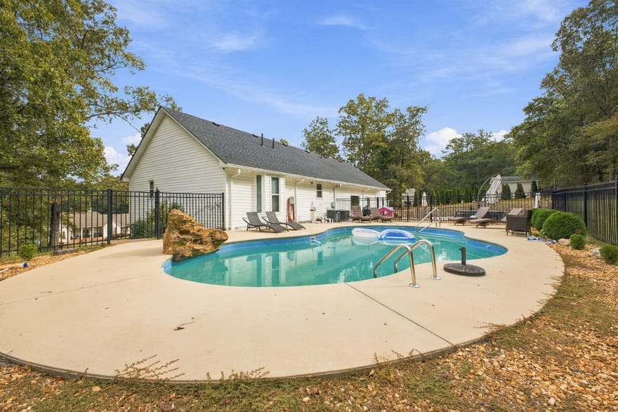 50 Pond Mill Court SE, Silver Creek, Georgia