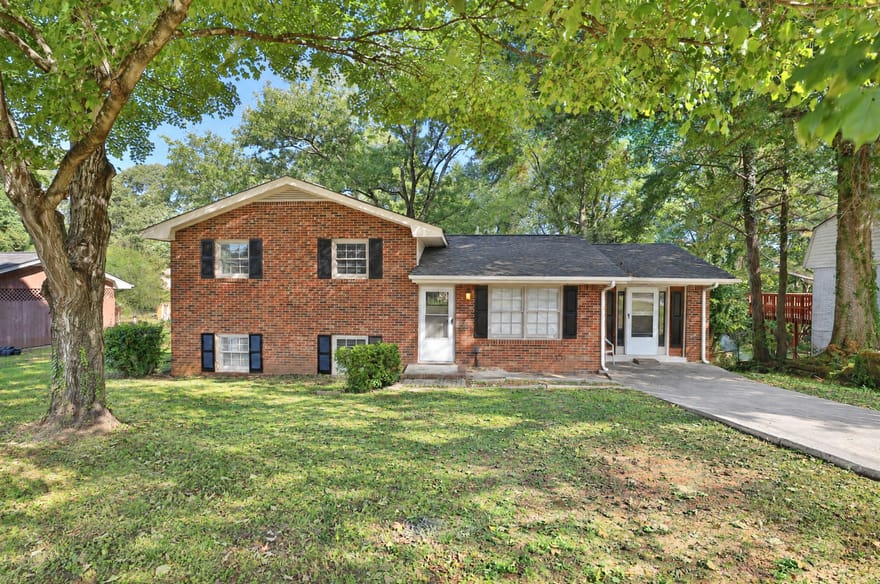 6370 Maddox Road, Morrow, Georgia
