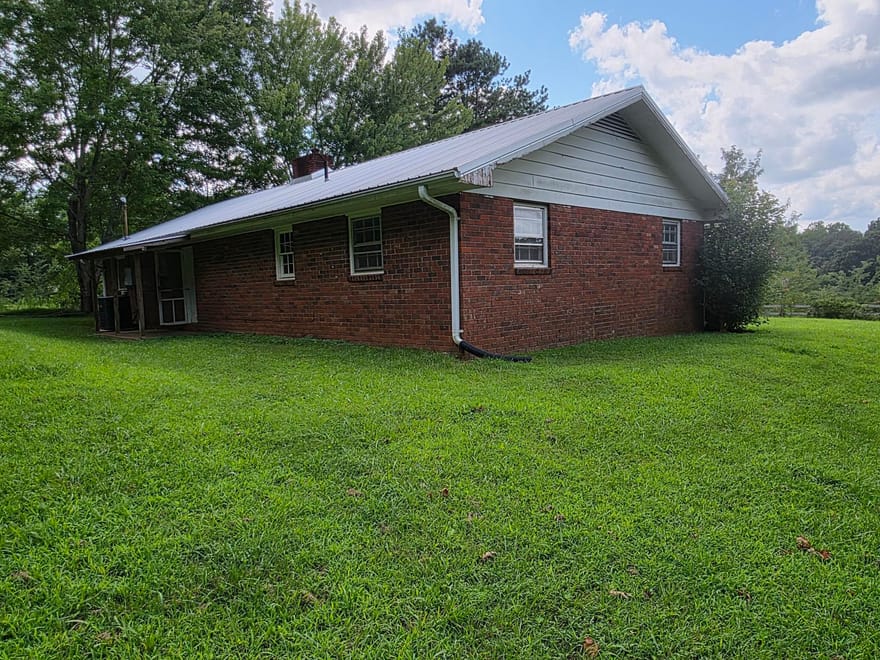 451 Tom Hunt Road, Cleveland, Georgia
