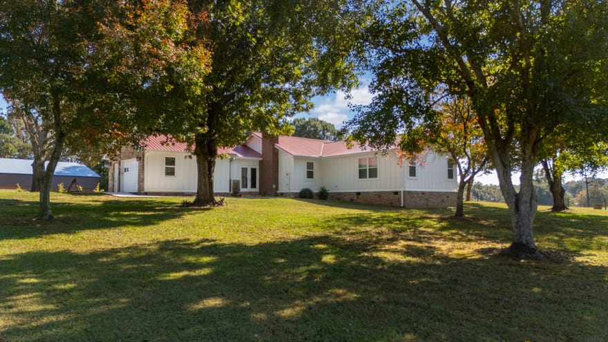 2111 Highway 323, Gillsville, Georgia