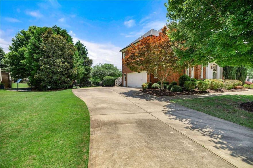 1021 Oxford Way, Watkinsville, Georgia