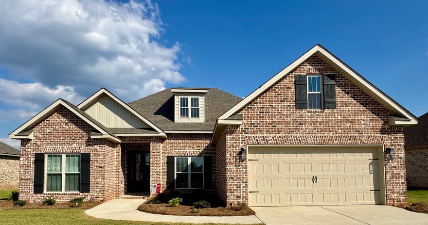 201 Woodwinds Court, Kathleen, Georgia