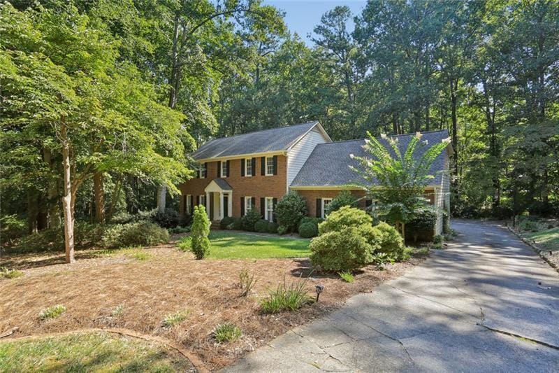 1090 Applecross Drive, Roswell, Georgia