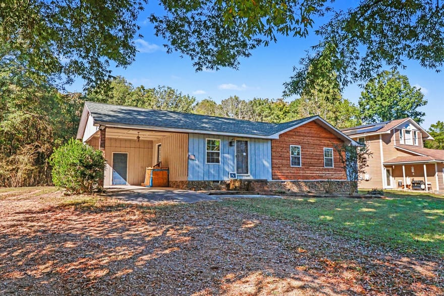 95 Hawkins Road, Armuchee, Georgia